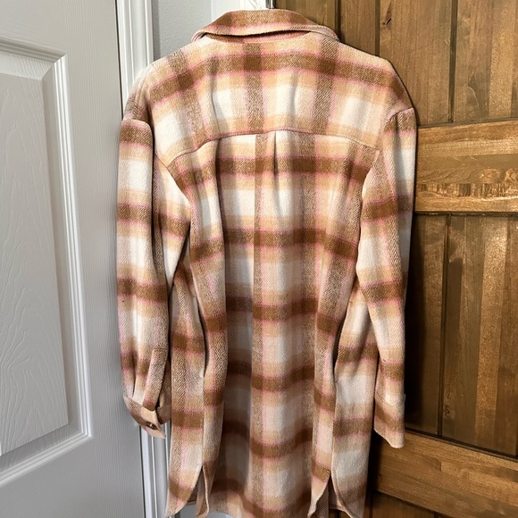 BP Shacket - Picture 2 of 2